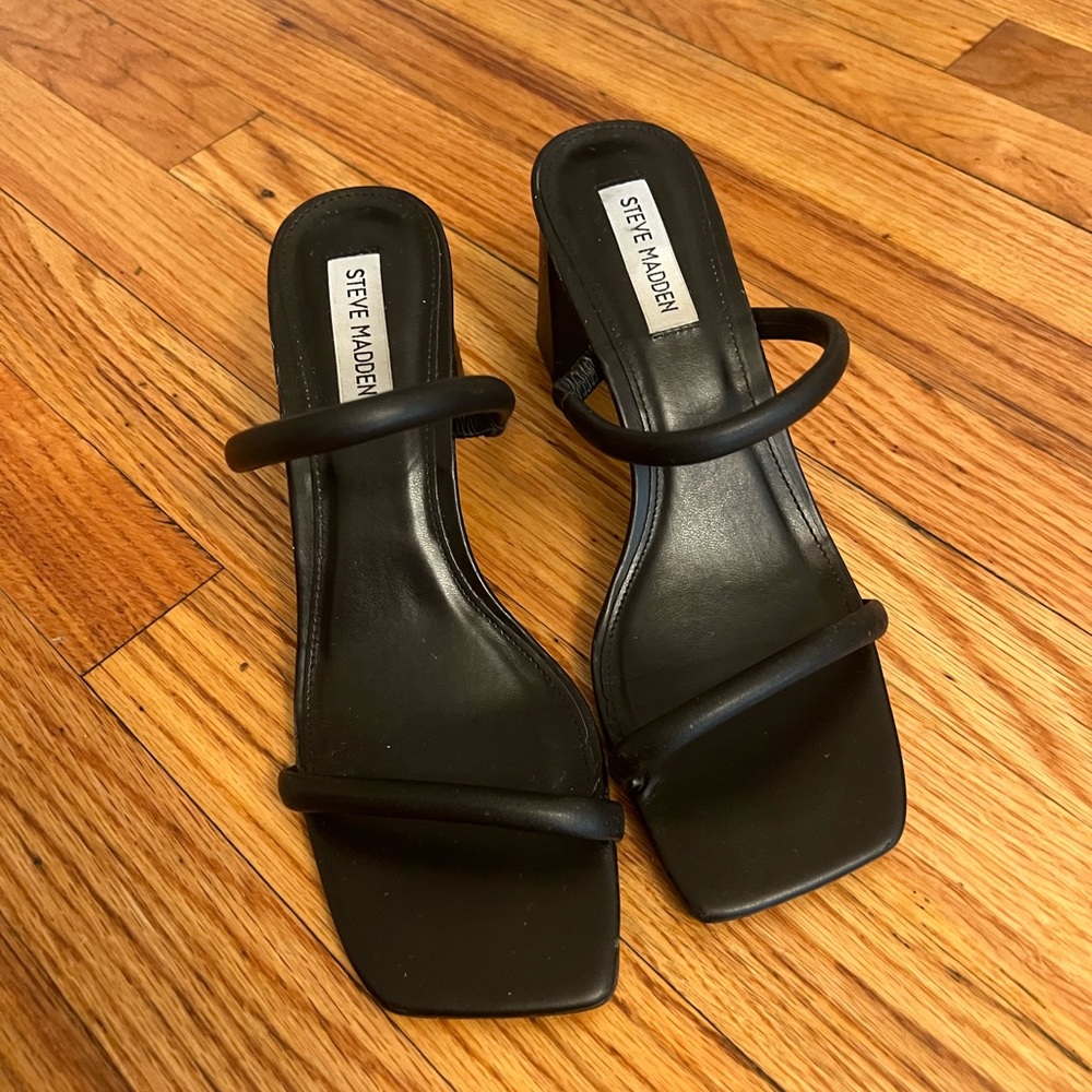 Black Steve Madden sandals